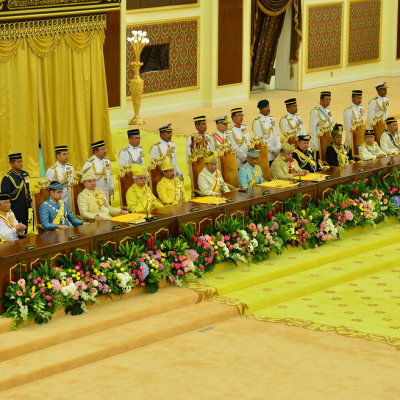 Duli Duli Yang Maha Mulia Raja Raja Dan Ttyt Ydp Negeri Bersemayam Di Balairung Seri